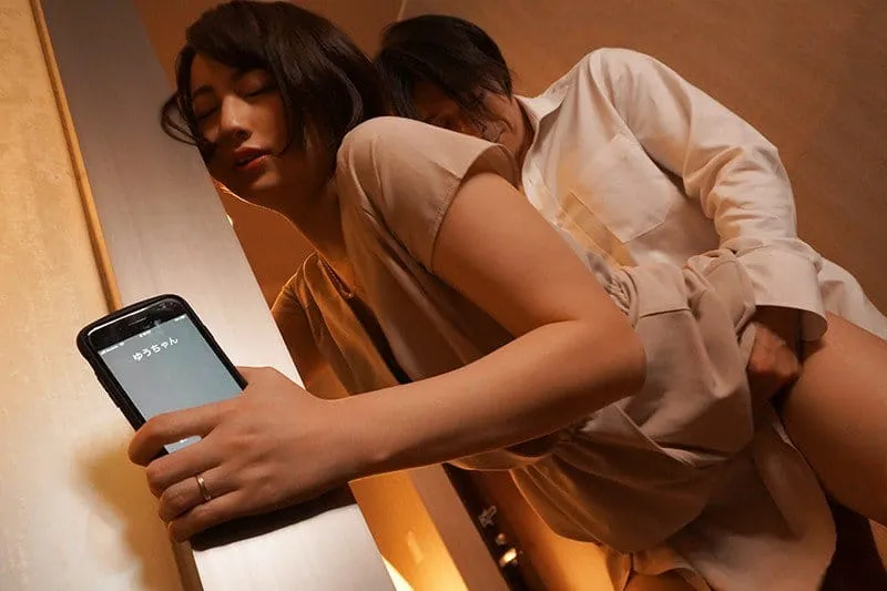 Bà xã đi họp lớp rồi nắc với nyc mặc cho ông xã ở nhà chờ